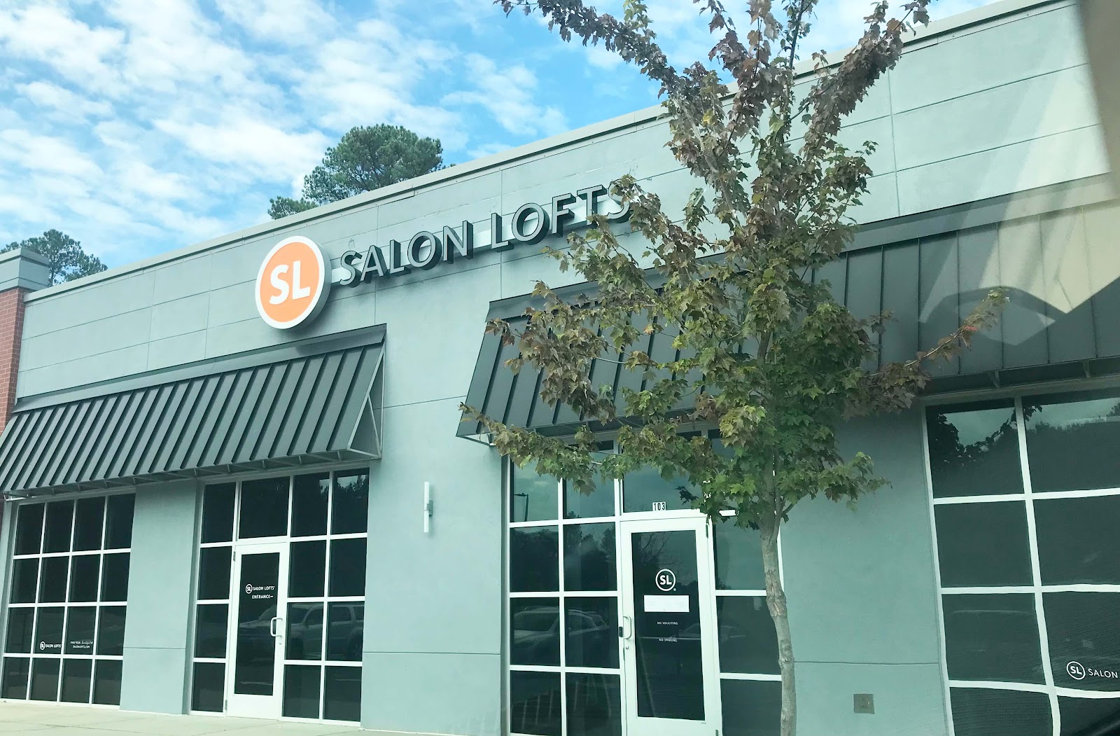 Salon Lofts logo